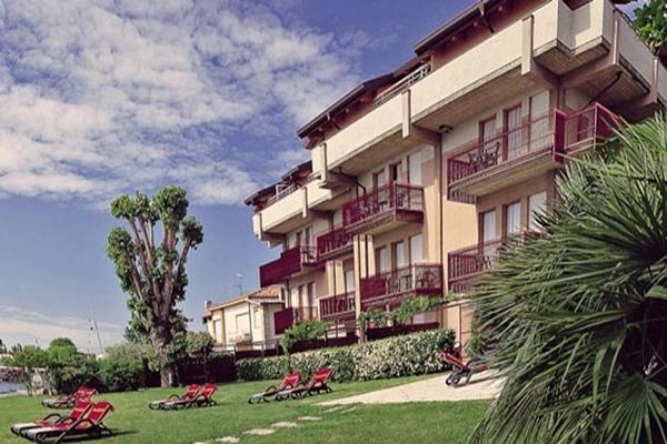 Hotel Smeraldo Sirmione Ngoại thất bức ảnh